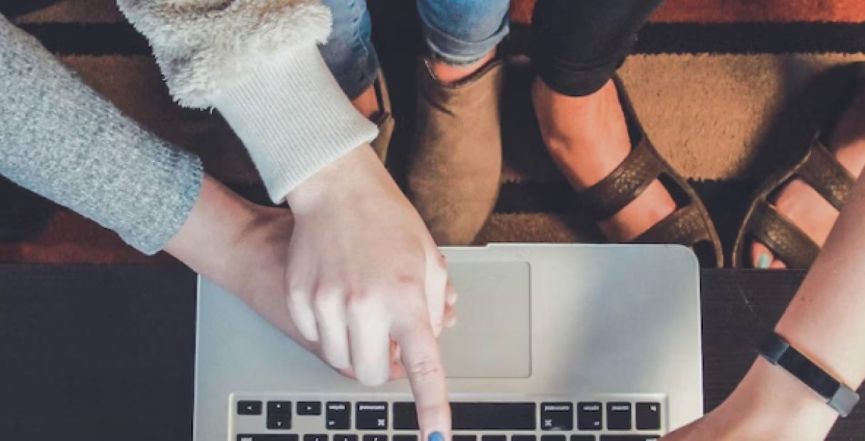 Simply Loan Lainaa rahaa suoraan ympäri vuorokauden